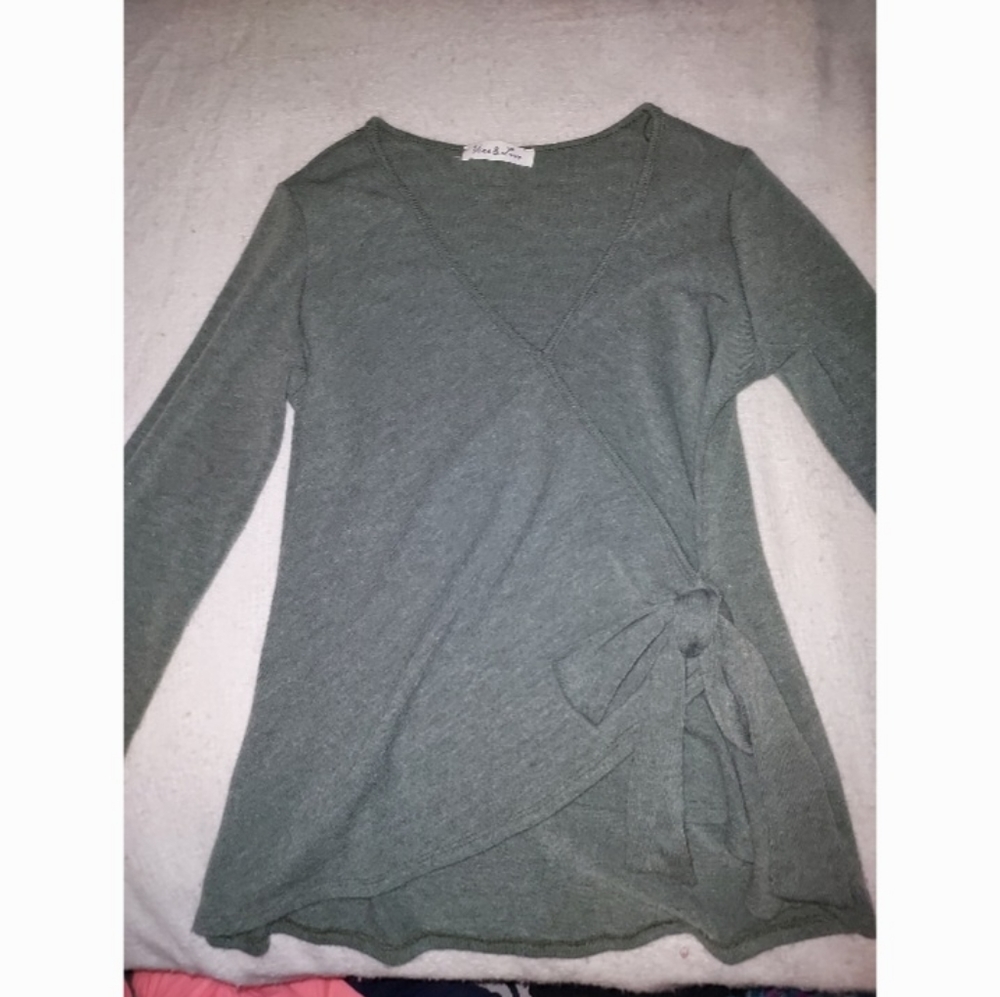 Women's wrap blouse